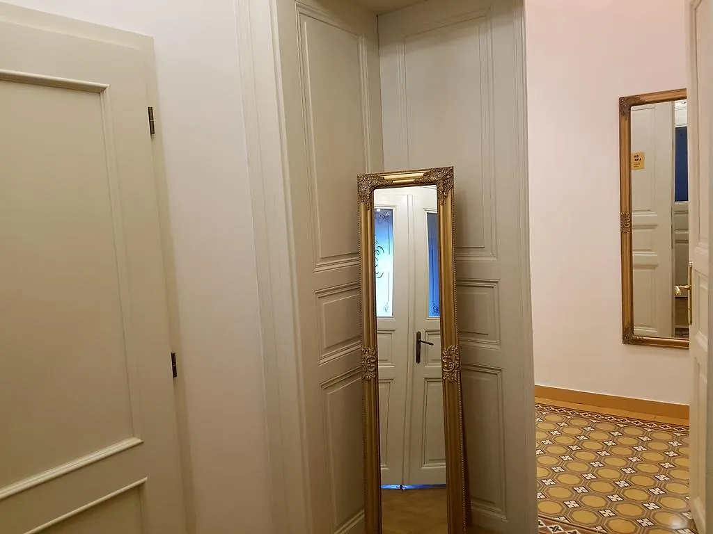 Charles Apartment Praga